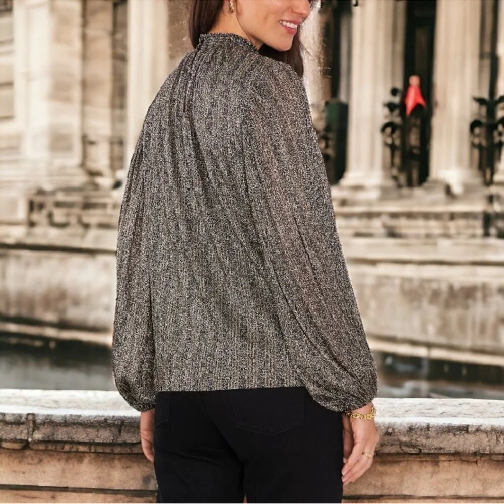 VINCE CAMUTO Gold Smocked Neck Metallic Top Women’s Medium NWT NEW - Picture 2 of 14